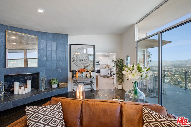 Foto del edificio - 3212 Wrightwood Dr