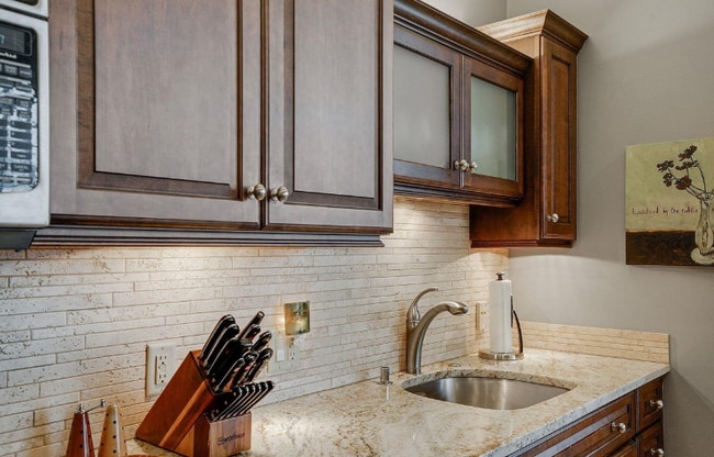 Building Photo - 136 SW Washington Ave