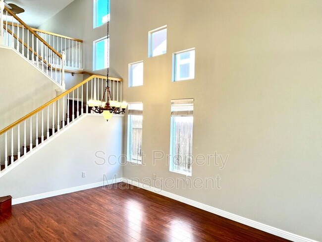 Building Photo - 39511 Bainbridge Cir