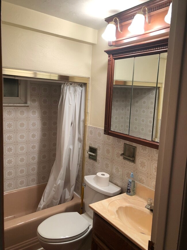 Bathroom - 710 Parkwood Rd