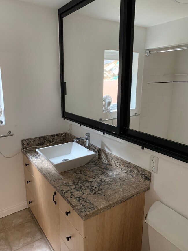 Foto del edificio - 1722 Oak Dr