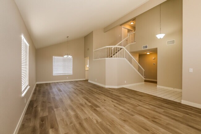 Building Photo - 5616 Red Bluff Dr