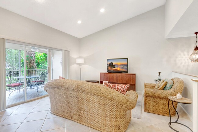 Building Photo - 6488 Via Regina