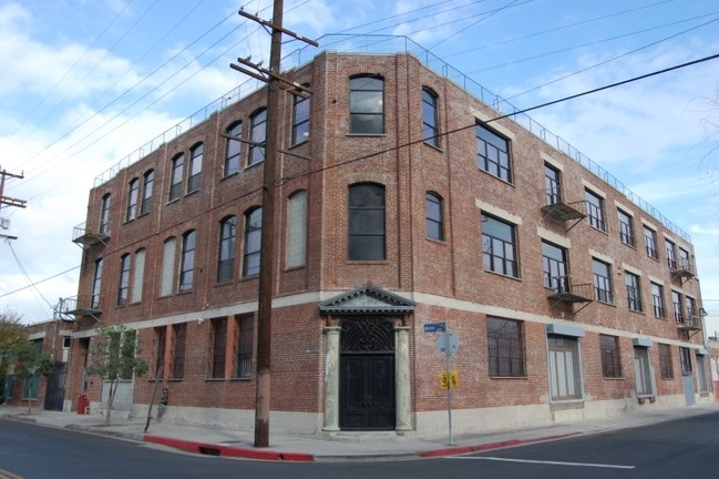 Primary Photo - Brick Lofts