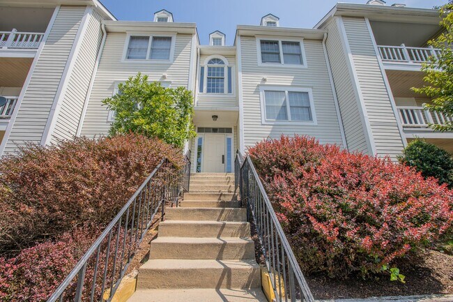 Foto del edificio - Lovely 2 BR/2 BA Condo in Germantown!