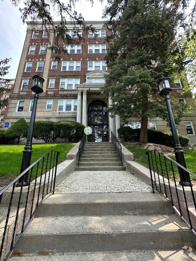 Building Photo - 1820 Commonwealth Ave