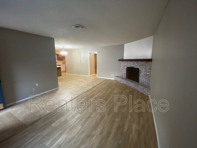 Foto del edificio - 4809 S Gum Ave
