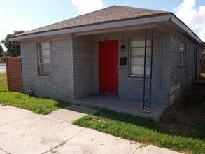 Building Photo - 3122 Crane St