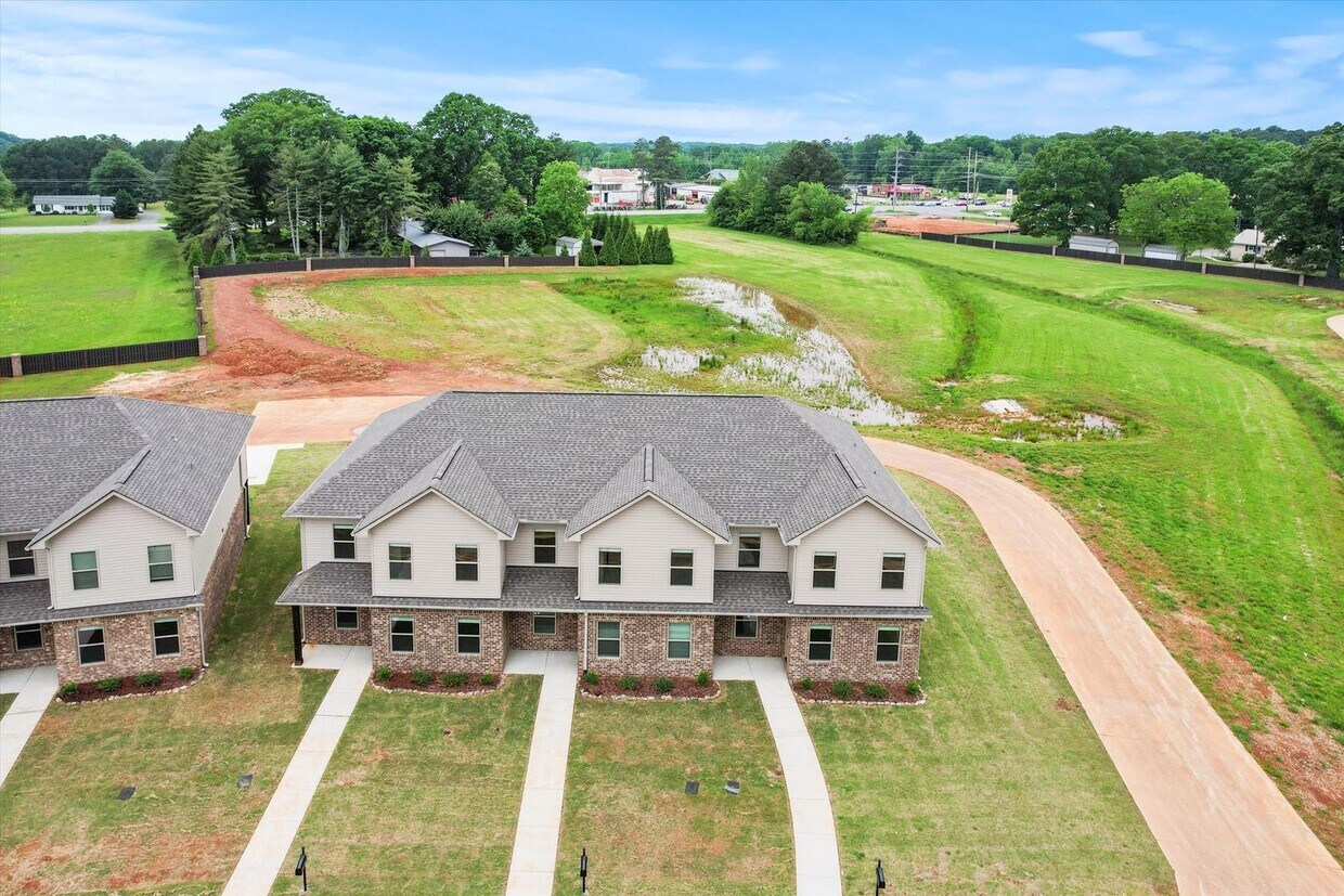 Primary Photo - Stylish 4BR Townhome Living in the Heart o...