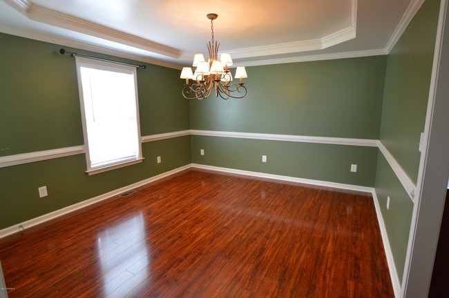 Building Photo - 304 Westmont Rd