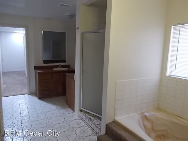 Building Photo - 4 br, 3 bath House - 5042 N 4300 W