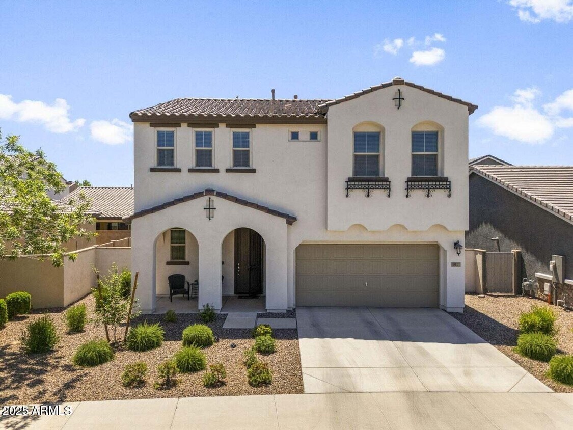 Primary Photo - 9811 E Suburban Dr
