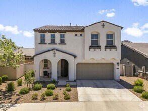 Building Photo - 9811 E Suburban Dr