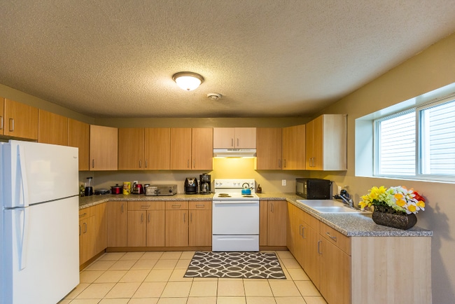 Foto del edificio - 619-625 Snelling Ave N