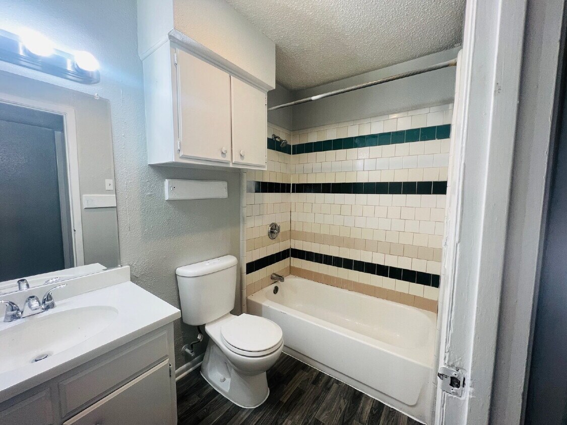Primary Photo - 6929 Timbercreek Dr