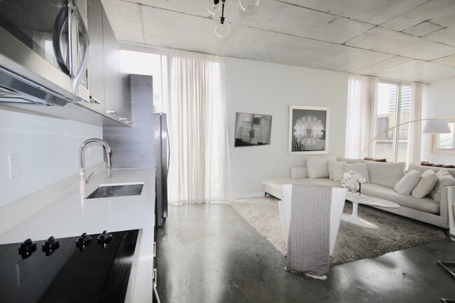 Cocina - 151 SE 1st St
