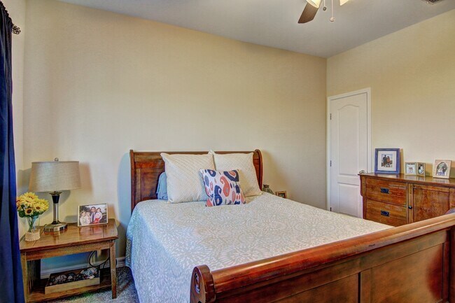 Building Photo - 15401 Palmira Ave