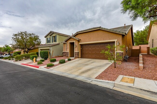 Building Photo - 3 Bedroom Beauty In Desirable Providence C...