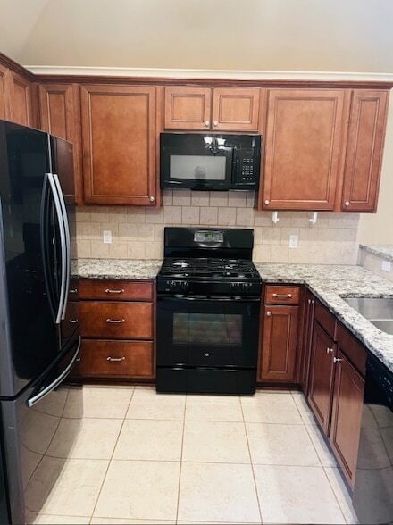 Building Photo - 359 Avondale Ln