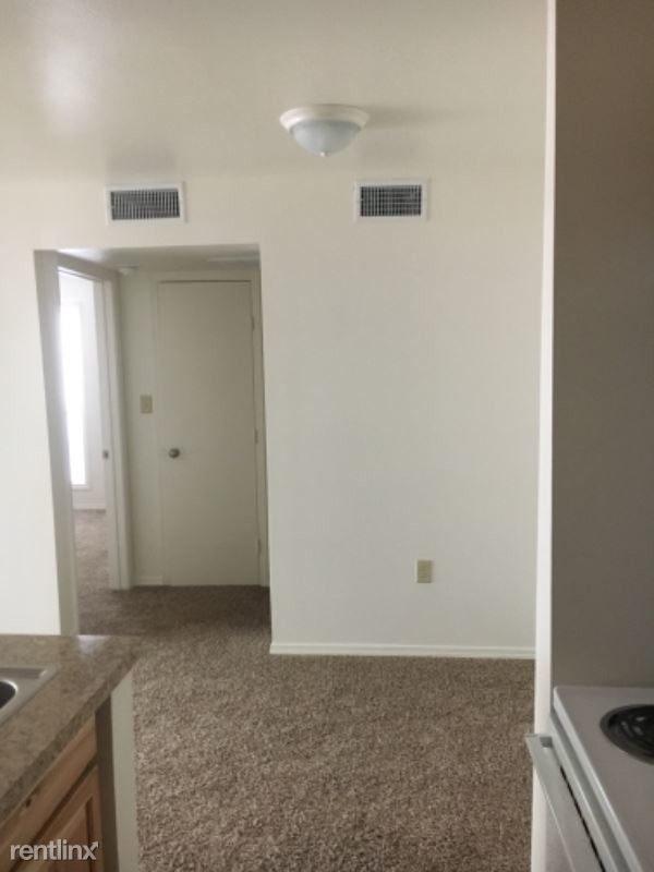 Foto del edificio - 1 br, 1 bath Apartment - 1401 SW B Ave.