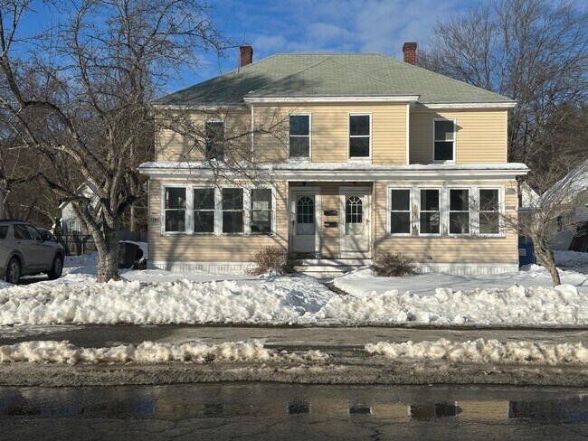 Foto del edificio - 179 Maple Ave