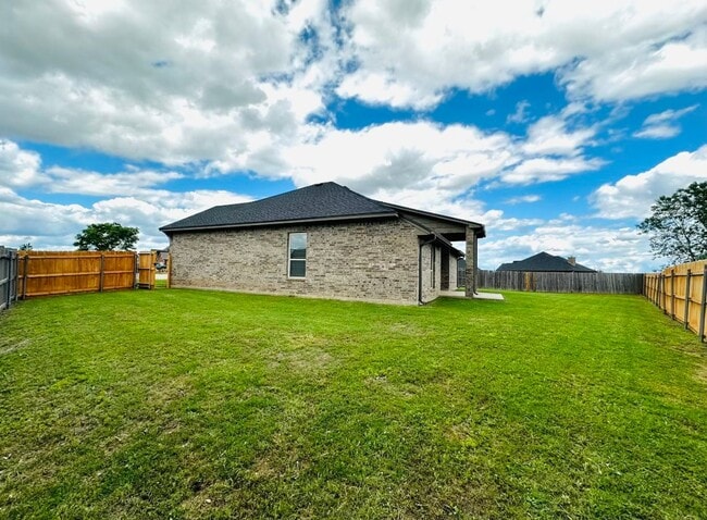 Building Photo - 7904 SW Powell Ct