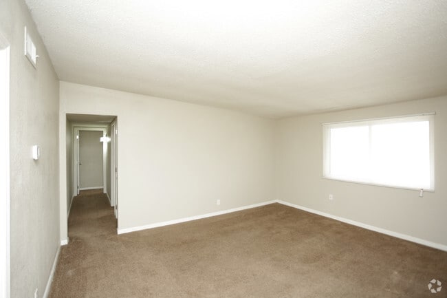 3BR, 1.5BA - 1100 SF - State Street