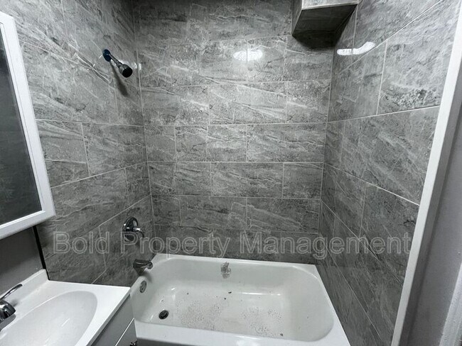 Foto del edificio - 923 Buttonwood St