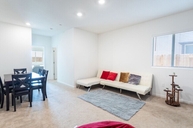 Foto del edificio - Charming 1BR Suite in Rancho Cordova