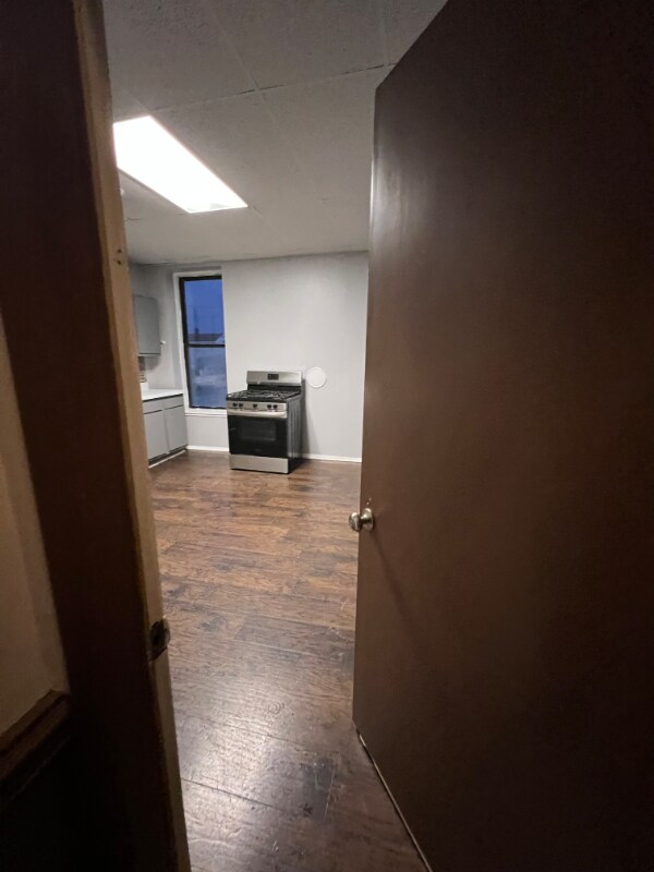 Foto del edificio - 1 Russell Pl