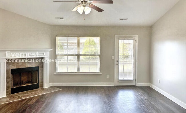 Foto del edificio - 648 Piney Woods Rd