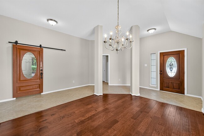 Foto del edificio - 17603 Burkhart Ridge Dr