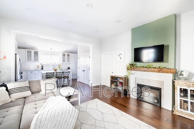 Photo - 1425 Orange St House