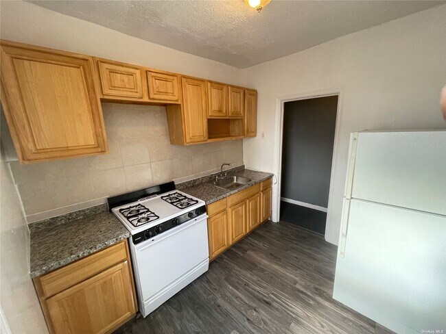 Foto del edificio - 91-17 172nd St