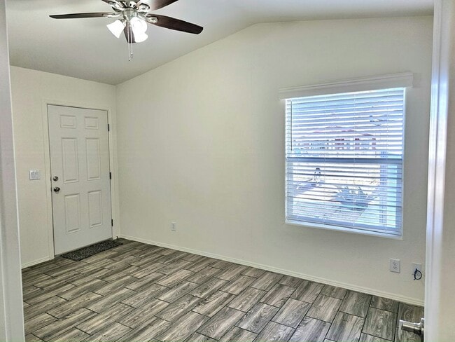 Foto del edificio - 8869 E Baseline Rd