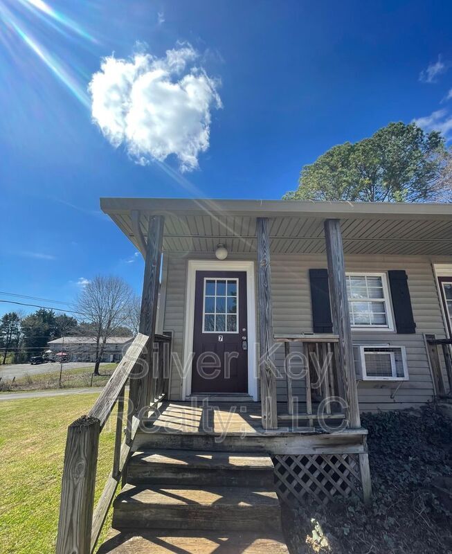 Primary Photo - 1432 Niles Ferry Rd