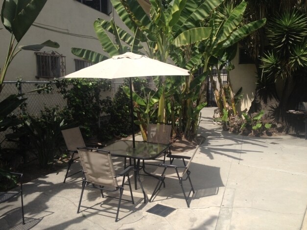 Foto del edificio - 3844 Potomac Ave