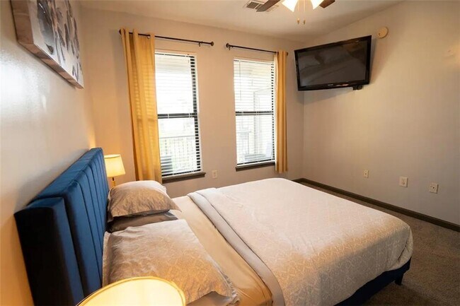 Foto del edificio - 898 Oak St SW