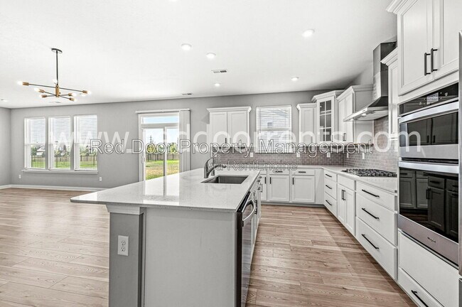 Foto del edificio - 15648 W Rail Dr