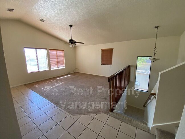 Foto del edificio - 921 S Val Vista Dr