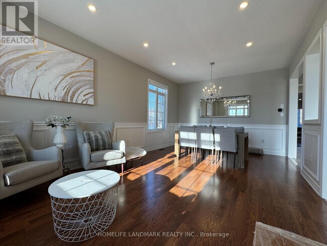 Photo du bâtiment - 13 Woodway Ln