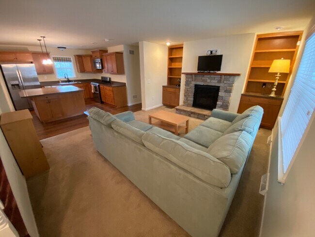 Foto del edificio - 2094 Fieldcrest Dr