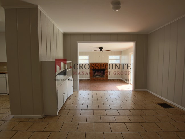 Building Photo - Coming Soon! 3 Bed 1.5 Bath Home Near TJC!