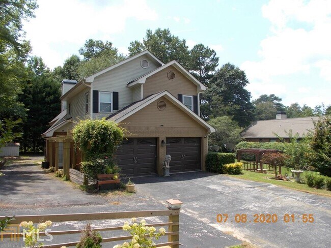 Foto del edificio - 3261 Old Salem Rd SE
