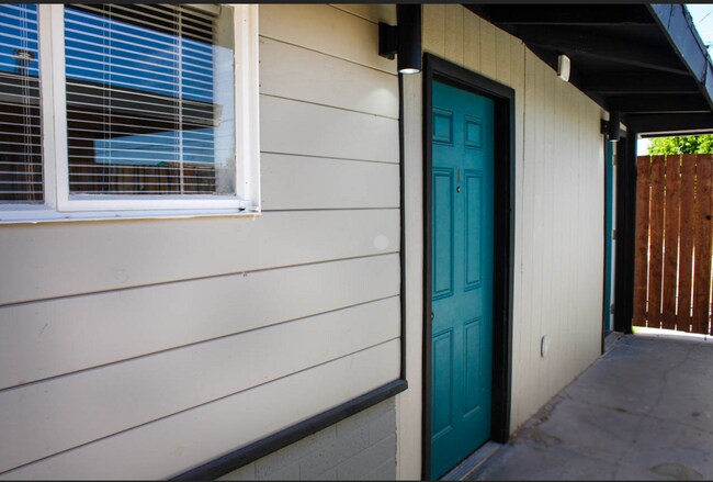 Foto del edificio - 1125 Tamerack Ave