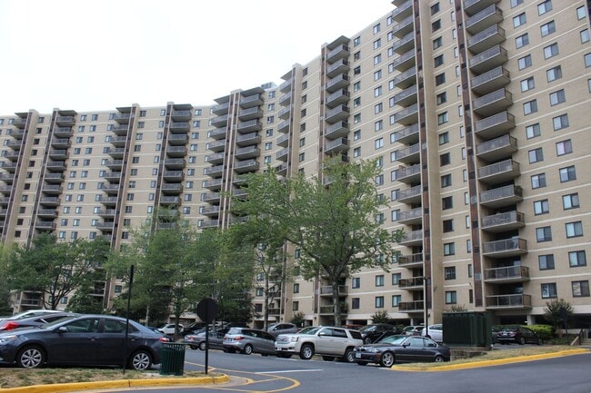 Photo - 307 Yoakum Parkway #809 Apartment