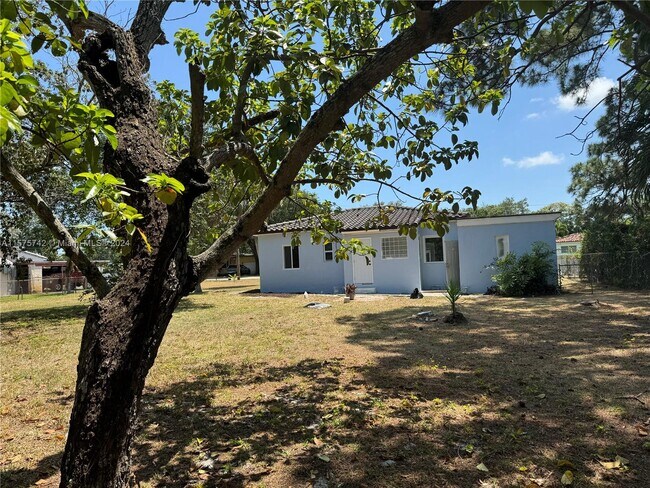 Foto del edificio - 14900 NW 16th Dr