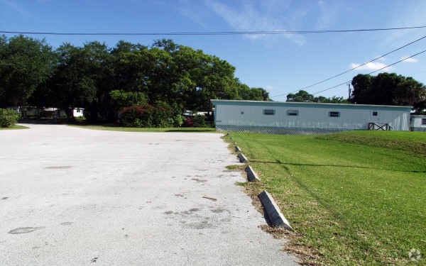 Primary Photo - 2668 Aurora Rd