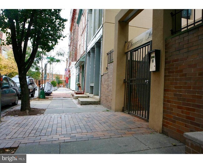 Building Photo - 132 Arch St