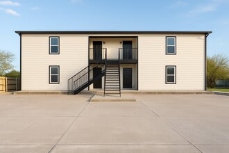 Building Photo - 1421 Kingston Dr